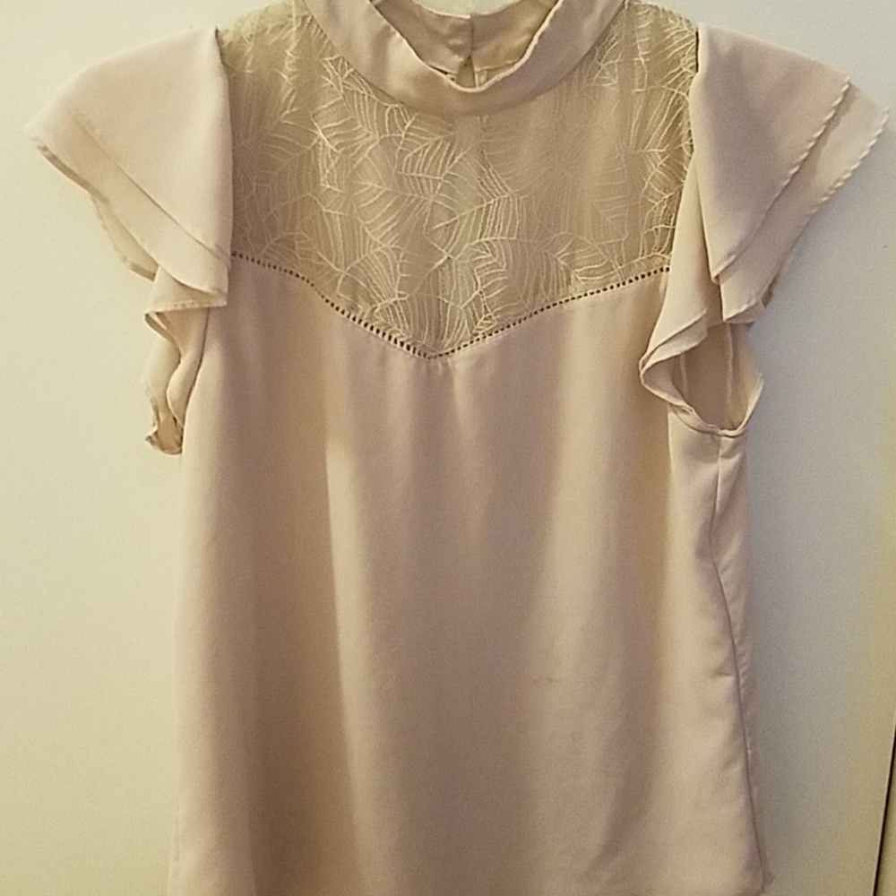 Cute beige top!